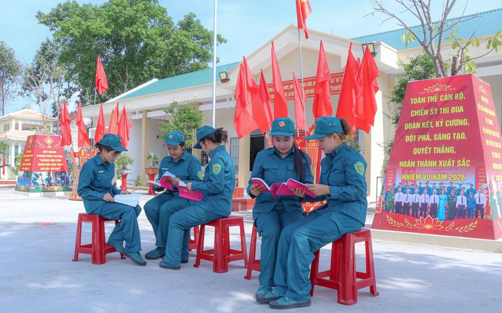 Lớp học tiếng Anh đặc biệt của những chiến sĩ ‘sao vuông’- Ảnh 5.