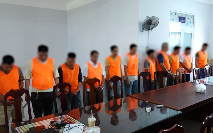 Gã đàn ông cầm đầu đường dây cá độ bóng đá ân hận khi bị bắt- Ảnh 2.