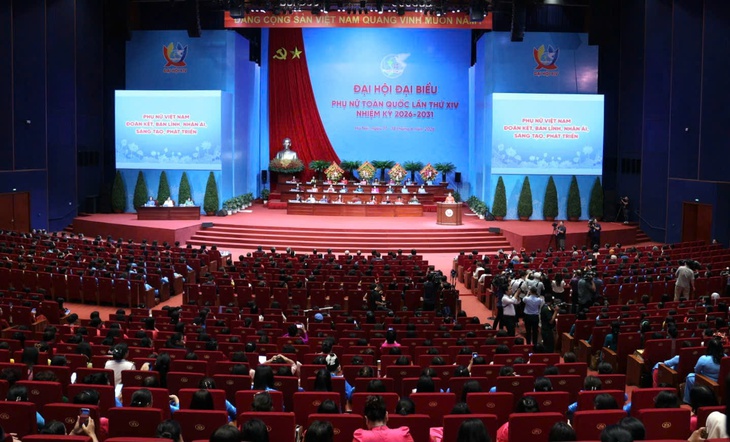 Chủ tịch Quốc hội: Phụ nữ phải trở thành chủ thể quan trọng kiến tạo tương lai đất nước- Ảnh 3.