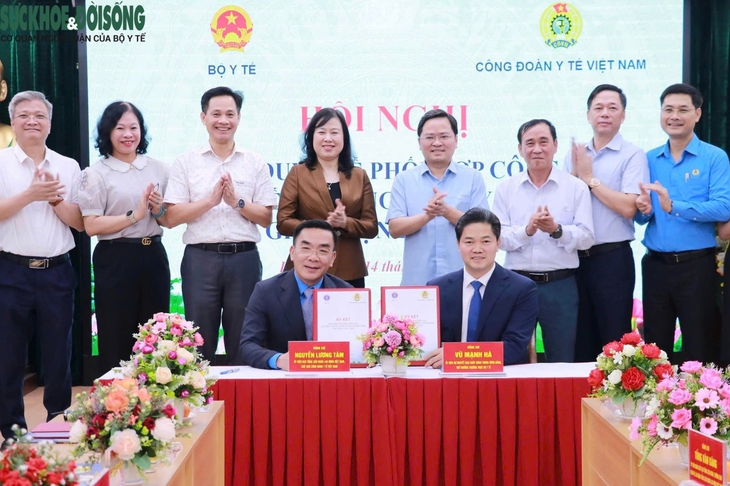 Công đoàn Y tế Việt Nam: Điểm tựa vững chắc của người lao động trên hành trình chăm sóc sức khỏe nhân dân- Ảnh 1. Công đoàn Y tế Việt Nam: Điểm tựa vững chắc của người lao động trên hành trình chăm sóc sức khỏe nhân dân- Ảnh 1.