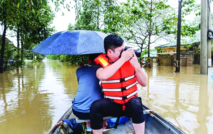Giữ mạch thông tin khi tác nghiệp trong thiên tai- Ảnh 1. Giữ mạch thông tin khi tác nghiệp trong thiên tai- Ảnh 1.