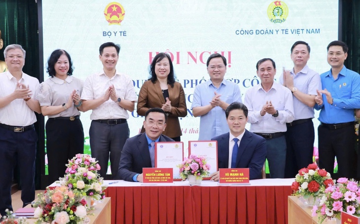 Phát động phong trào thi đua thực hiện Nghị quyết 72-NQ/TW, vì sự hài lòng và tin yêu của Nhân dân- Ảnh 2.