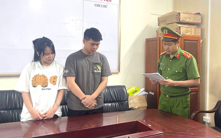 Khởi tố đối tượng sản xuất, triệt phá đường dây bán quần áo giả hiệu Owen quy mô hơn 2,3 tỷ đồng- Ảnh 3.