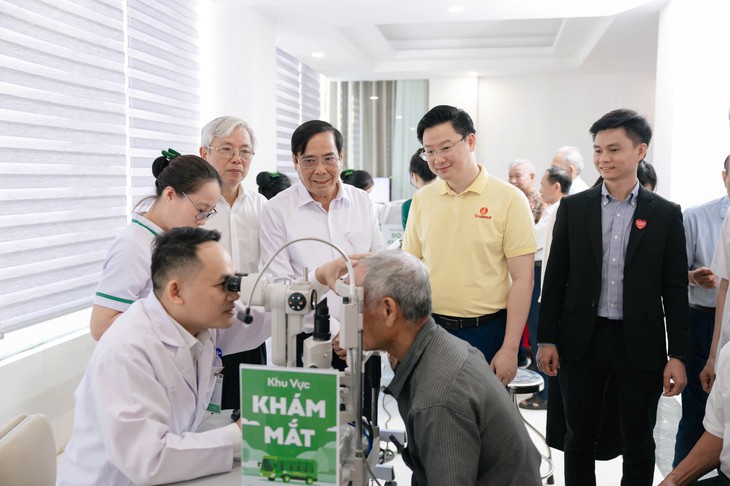 Khoảng 2 triệu người Việt mù lòa, chủ yếu do đục thủy tinh thể- Ảnh 1.