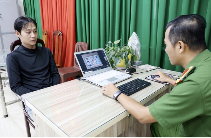 Khởi tố 5 đối tượng thu tiền bảo kê của 11 tiếp viên quán karaoke- Ảnh 1. Khởi tố 5 đối tượng thu tiền bảo kê của 11 tiếp viên quán karaoke- Ảnh 1.