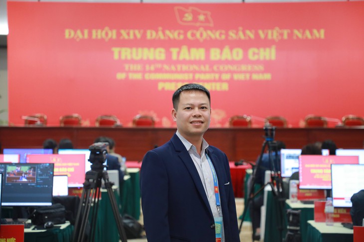 Đêm muộn phía sau những dòng tin- Ảnh 3.