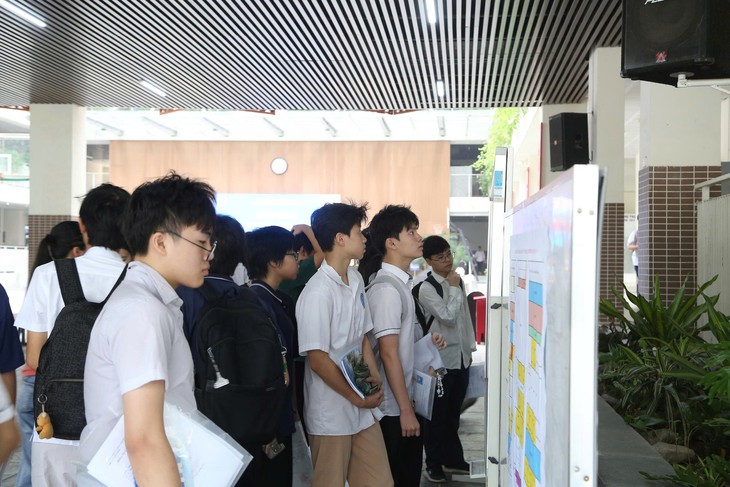 Nhập học lớp 10 tại Hà Nội chỉ có 3 ngày và những lưu ý bắt buộc- Ảnh 1. Nhập học lớp 10 tại Hà Nội chỉ có 3 ngày và những lưu ý bắt buộc- Ảnh 1.