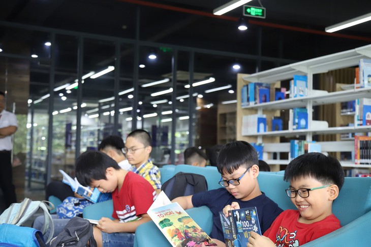 TPHCM đưa không gian văn hóa đọc đến nhà trọ, chung cư, bệnh viện- Ảnh 1. TPHCM đưa không gian văn hóa đọc đến nhà trọ, chung cư, bệnh viện- Ảnh 1.