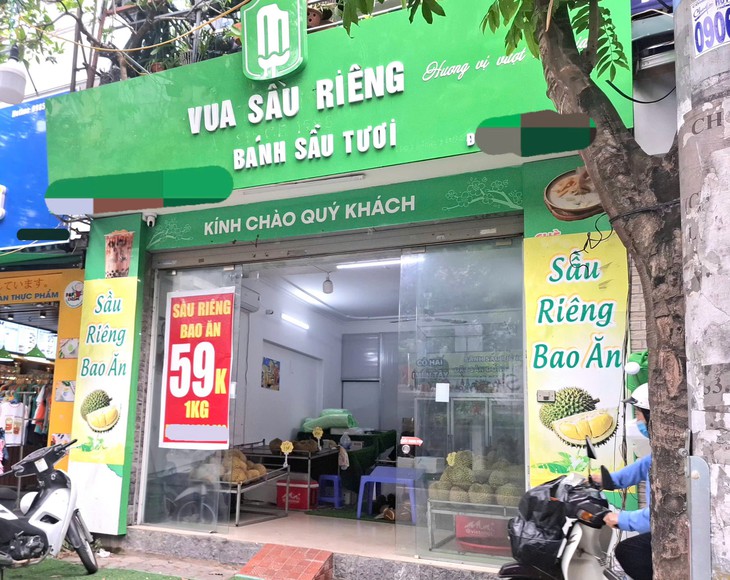 Sầu riêng giá siêu rẻ: Người bán cảnh báo, người 'nghiện sầu' tiết lộ bí quyết chọn quả ngon- Ảnh 1. Sầu riêng giá siêu rẻ: Người bán cảnh báo, người 'nghiện sầu' tiết lộ bí quyết chọn quả ngon- Ảnh 1.