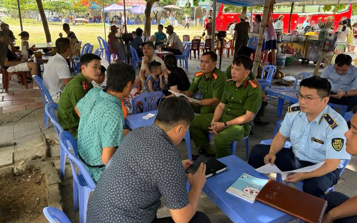 Sầm Sơn xử lý 12 vụ vi phạm, ngăn chặn nạn ‘chặt chém’ mùa du lịch - Ảnh 3.