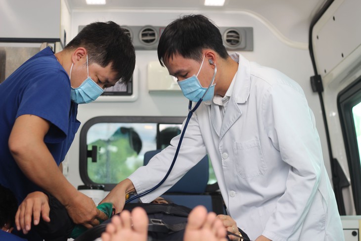 Vinmec Phú Quốc cứu sống cụ bà 92 tuổi mắc nhiễm khuẩn huyết, suy hô hấp cấp nguy kịch- Ảnh 2. Vinmec Phú Quốc cứu sống cụ bà 92 tuổi mắc nhiễm khuẩn huyết, suy hô hấp cấp nguy kịch- Ảnh 2.