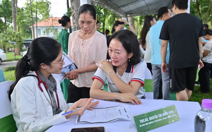 Ngày Dinh dưỡng cộng đồng Việt Nam lần 7: Sức khỏe bền vững khởi đầu từ tổ ấm - Ảnh 2.