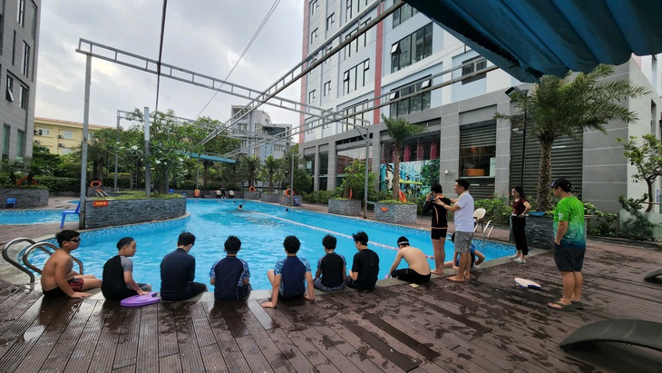 ‘Cơn sốt’ học bơi mùa hè và những lưu ý cho cha mẹ- Ảnh 1. ‘Cơn sốt’ học bơi mùa hè và những lưu ý cho cha mẹ- Ảnh 1.