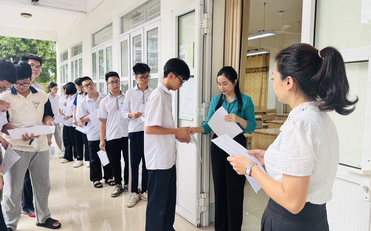 Hà Tĩnh nâng chỉ tiêu tuyển sinh lớp 10 THPT công lập lên 77% - Ảnh 2.