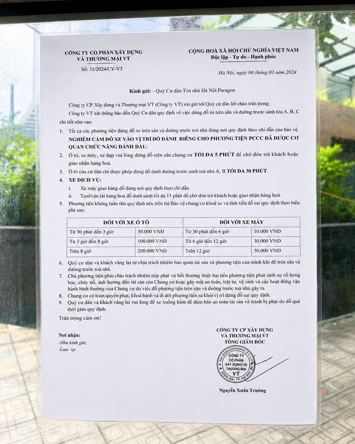 Cư dân Paragon phản đối chủ đầu tư tăng phí gửi xe, yêu cầu làm rõ tính pháp lý bãi xe trước sảnh tòa B - Ảnh 4. Cư dân Paragon phản đối chủ đầu tư tăng phí gửi xe, yêu cầu làm rõ tính pháp lý bãi xe trước sảnh tòa B - Ảnh 4.