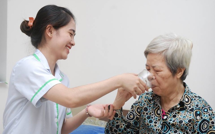 Nâng cao nhận thức, kỹ năng chăm sóc sức khỏe người cao tuổi trong bối cảnh già hóa dân số - Ảnh 4.