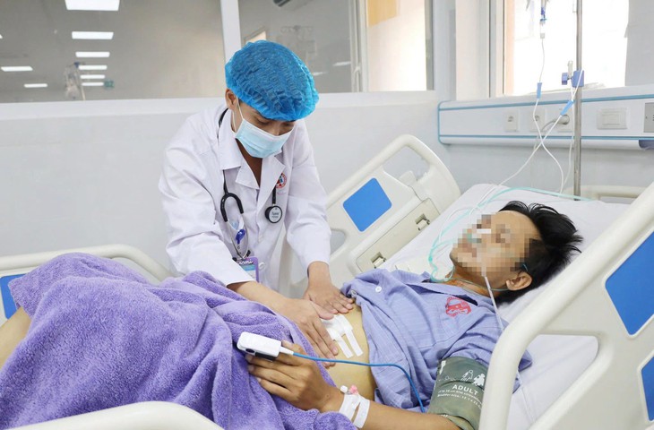 Cứu sống người đàn ông thủng tạng nguy kịch tại Quảng Ninh - Ảnh 1. Cứu sống người đàn ông thủng tạng nguy kịch tại Quảng Ninh - Ảnh 1.
