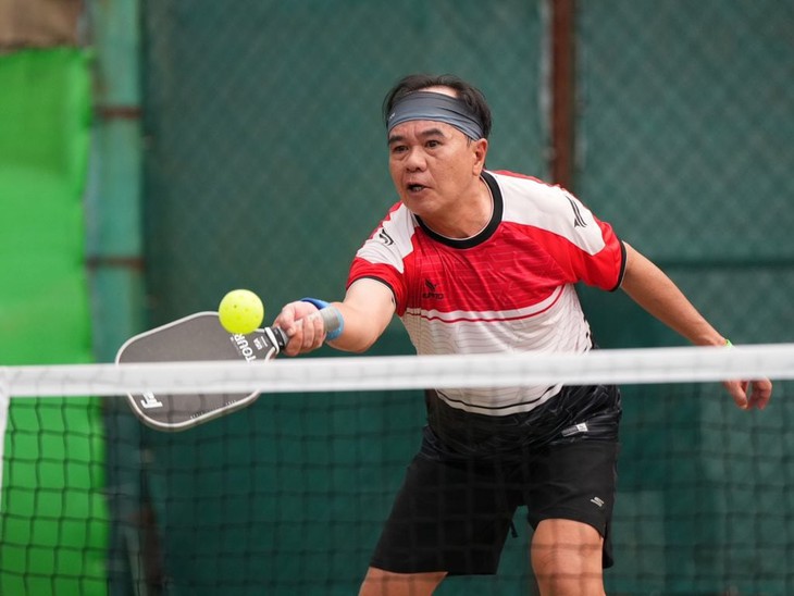Chơi pickleball giữa trời nắng nóng, cơ thể phải cùng lúc chịu 2 nguy cơ đe doạ tính mạng- Ảnh 2. Chơi pickleball giữa trời nắng nóng, cơ thể phải cùng lúc chịu 2 nguy cơ đe doạ tính mạng- Ảnh 2.