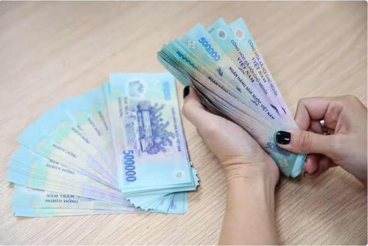Công đoàn đề xuất tăng lương 8,5-9,8%, phía doanh nghiệp chọn thời điểm áp dụng 1/7/2027- Ảnh 1. Công đoàn đề xuất tăng lương 8,5-9,8%, phía doanh nghiệp chọn thời điểm áp dụng 1/7/2027- Ảnh 1.