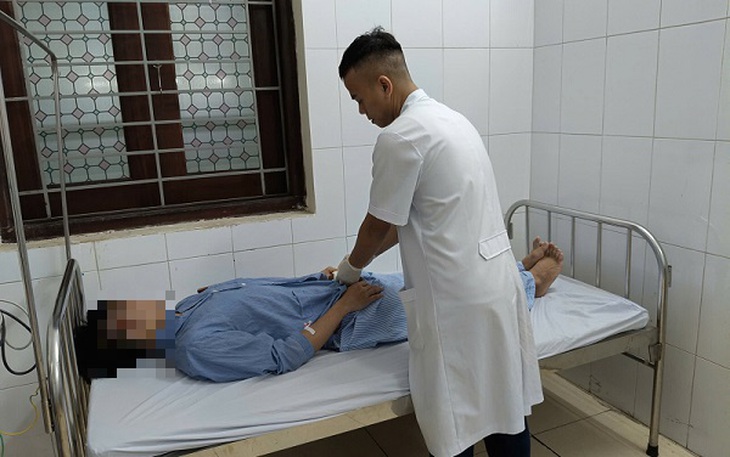 Suýt mất ‘bản lĩnh đàn ông’ vì tự ‘cấy bi’ tại nhà- Ảnh 2. Suýt mất ‘bản lĩnh đàn ông’ vì tự ‘cấy bi’ tại nhà- Ảnh 2.