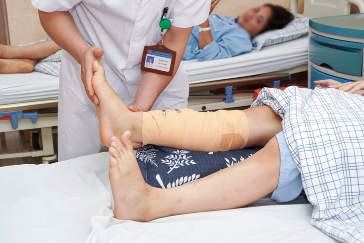 Cảnh giác chấn thương khi trẻ trượt patin trong dịp hè- Ảnh 1.