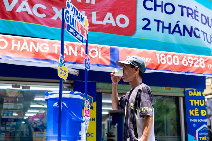 Bản đồ giải nhiệt Long Châu - hơn 1.000 trạm tiếp sức người dân trong mùa hè khắc nghiệt- Ảnh 1. Bản đồ giải nhiệt Long Châu - hơn 1.000 trạm tiếp sức người dân trong mùa hè khắc nghiệt- Ảnh 1.