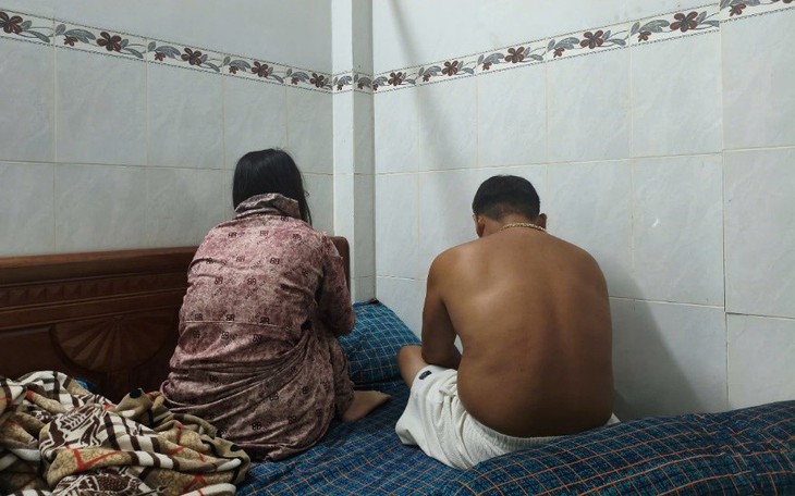 Võ Văn Giỏi ra đầu thú sau khi dùng mảnh vỏ chai bia đâm chết một người đàn ông- Ảnh 2.