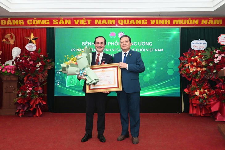 Bệnh viện Phổi Trung ương kỷ niệm 69 năm thành lập: Bứt phá để phát triển chuyên ngành bệnh phổi và lao - Ảnh 4.