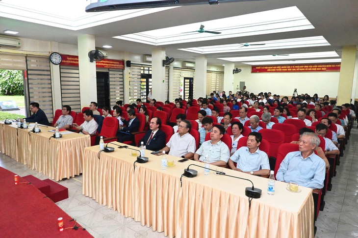 Bệnh viện Phổi Trung ương kỷ niệm 69 năm thành lập: Bứt phá để phát triển chuyên ngành bệnh phổi và lao - Ảnh 2.