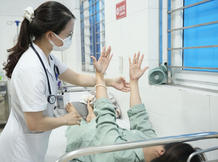 Đột quỵ tối cấp ở tuổi 27, nữ bệnh nhân thoát cửa tử ngoạn mục- Ảnh 2. Đột quỵ tối cấp ở tuổi 27, nữ bệnh nhân thoát cửa tử ngoạn mục- Ảnh 2.