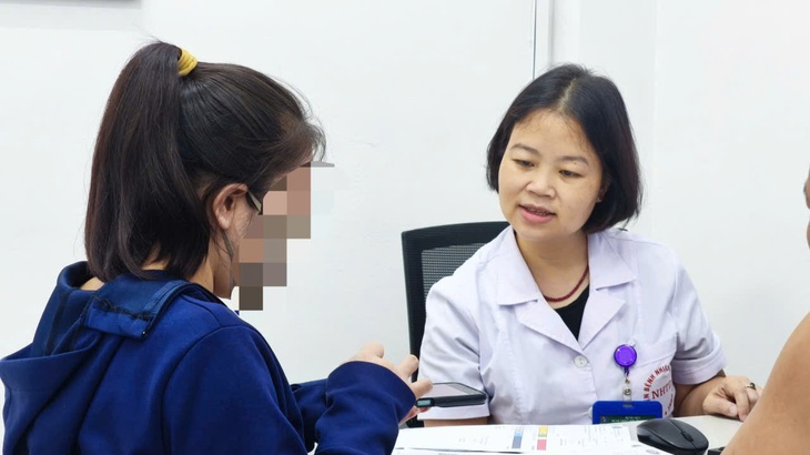 Cùng mắc viêm gan B, hai mẹ con bất ngờ nhận kết quả sau hơn 13 năm điều trị - Ảnh 1.