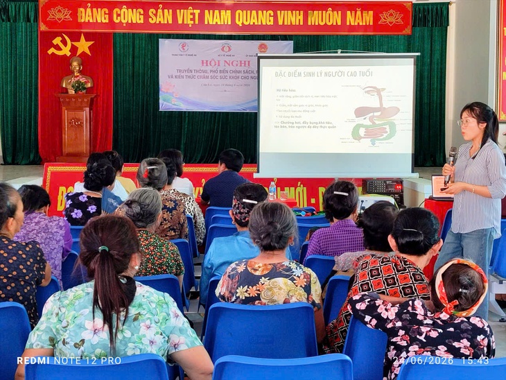Nâng cao nhận thức, kỹ năng chăm sóc sức khỏe người cao tuổi trong bối cảnh già hóa dân số - Ảnh 3. Nâng cao nhận thức, kỹ năng chăm sóc sức khỏe người cao tuổi trong bối cảnh già hóa dân số - Ảnh 3.