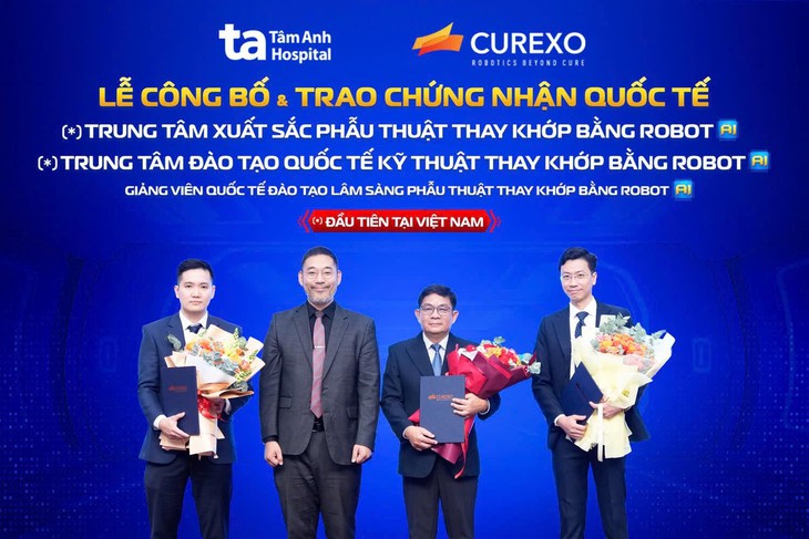 Bệnh viện Việt Nam đạt 3 chứng nhận quốc tế với robot AI thay khớp- Ảnh 2.