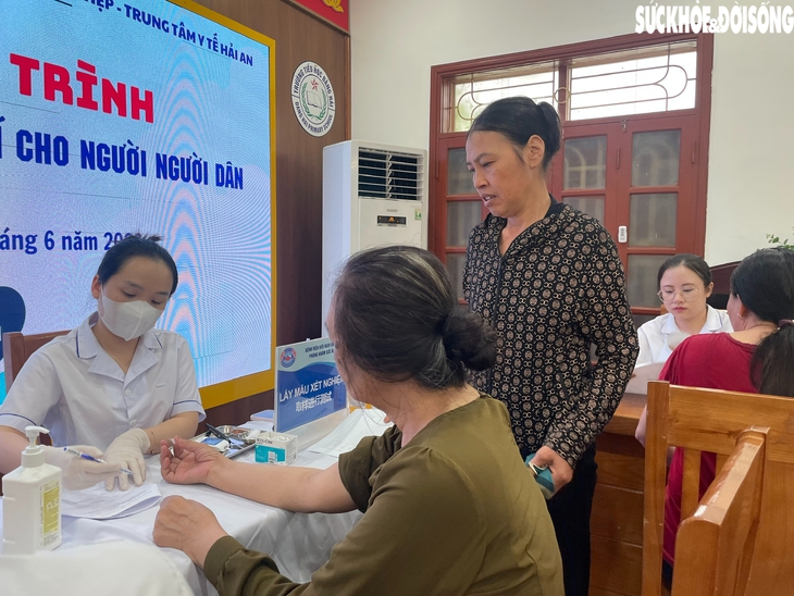 Khám sức khỏe miễn phí cho đối tượng chính sách và học sinh ở Hải Phòng- Ảnh 4.