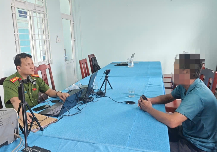 Chia sẻ thông tin sai sự thật trên mạng xã hội, người đàn ông U60 bị phạt 7,5 triệu đồng - Ảnh 1.