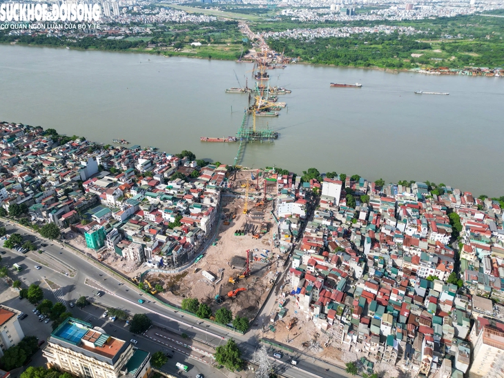 Tiến độ 'siêu cầu' vượt sông Hồng hơn 16.000 tỷ đồng sau hơn 8 tháng khởi công- Ảnh 1.