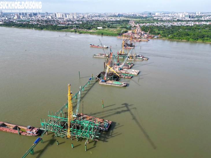 Tiến độ 'siêu cầu' vượt sông Hồng hơn 16.000 tỷ đồng sau hơn 8 tháng khởi công- Ảnh 6.
