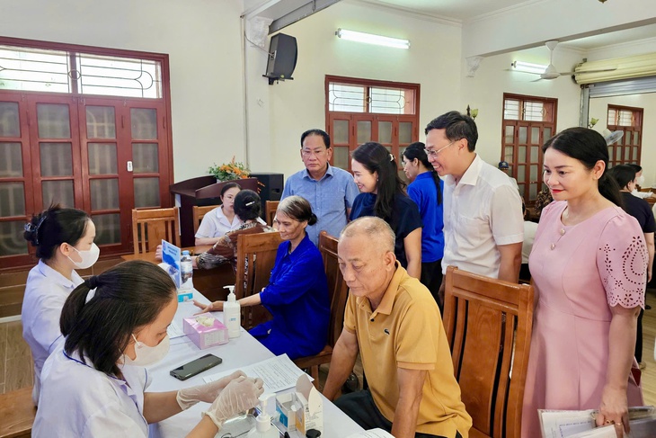 Khám sức khỏe miễn phí cho đối tượng chính sách và học sinh ở Hải Phòng- Ảnh 6.