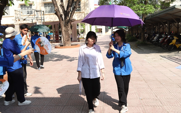 Nguyên nhân miền Bắc oi bức ngột ngạt đỉnh điểm dù nhiệt độ không quá cao- Ảnh 2.
