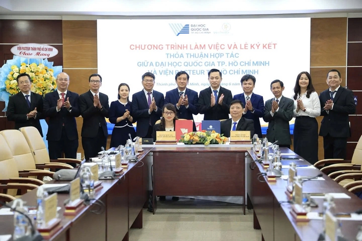 Viện Pasteur TPHCM và ĐHQG TPHCM bắt tay phát triển khoa học sức khỏe - Ảnh 1.