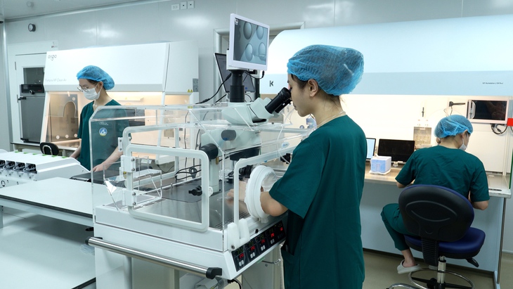 Vì sao nhiều cặp vợ chồng sinh con lần đầu tự nhiên nhưng lại khó có con lần 2?- Ảnh 2.