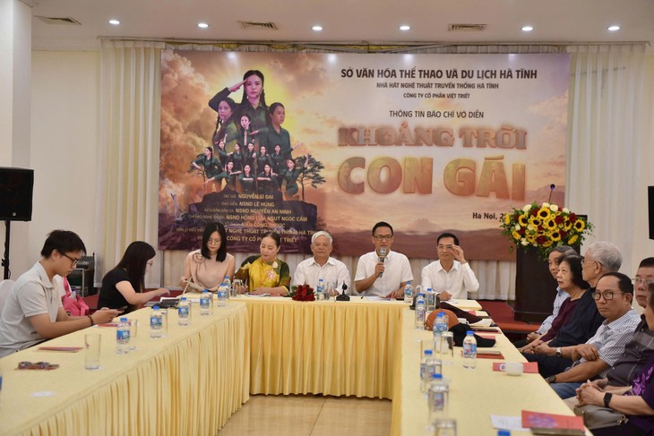 'Khoảng trời con gái' - Bản hùng ca về tuổi trẻ Đồng Lộc sắp công diễn tại Thủ đô - Ảnh 1.
