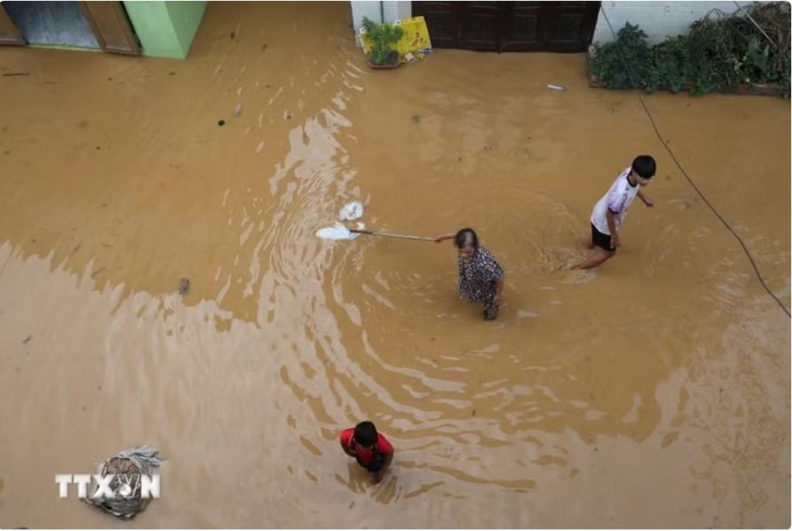 Mưa lớn khiến nước sông Bằng Giang dâng nhanh, Cao Bằng khẩn cấp ứng phó- Ảnh 1.