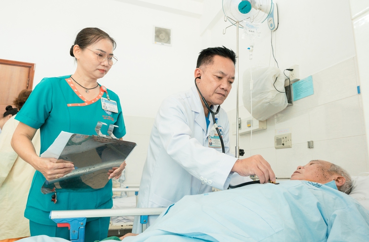 Hai cụ ông cận kề cái chết vì bệnh tim mạch được cứu sống bằng kỹ thuật hiện đại- Ảnh 2.