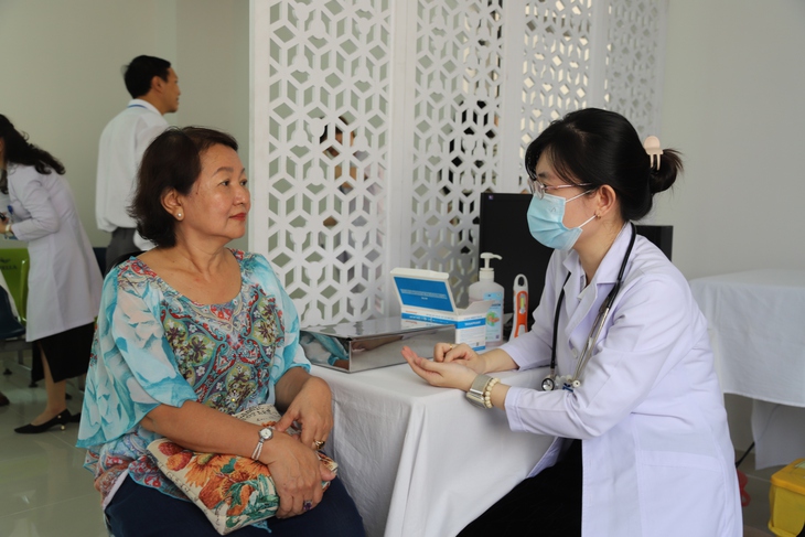 TPHCM triển khai 7 giải pháp để 100% người dân được khám sức khỏe trong năm 2026- Ảnh 1.