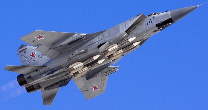 Tiêm kích 'bất khả chiến bại' MiG-31BM của Nga áp sát NATO- Ảnh 2.