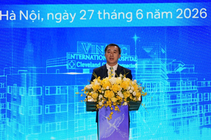 Thứ trưởng Bộ Y tế Trần Văn Thuấn: Thành công của phẫu thuật robot phải được đo bằng hiệu quả điều trị- Ảnh 1.