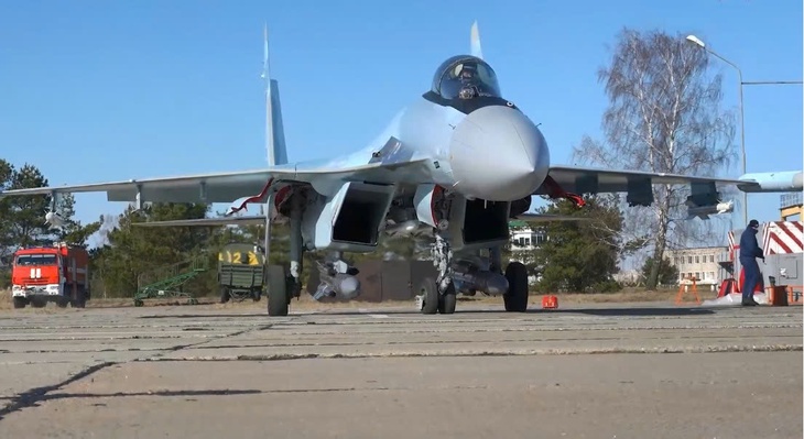 Su-35 Nga lập kỷ lục bắn hạ chiến đấu cơ Ukraine từ khoảng cách 190 km- Ảnh 1.