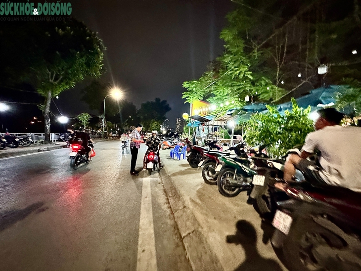 Vi phạm trật tự đô thị 'bủa vây' khu vực hồ Định Công- Ảnh 10.