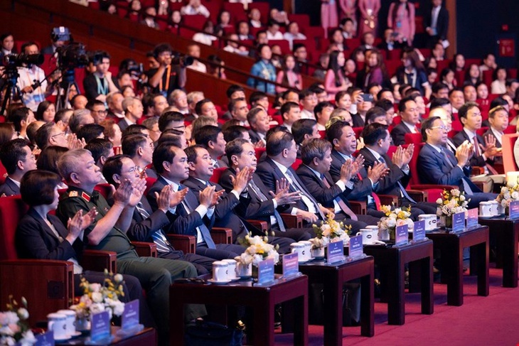 Chủ tịch Quốc hội: Quy hoạch tầm nhìn 100 năm là cơ hội lịch sử để Hà Nội bứt phá- Ảnh 1.